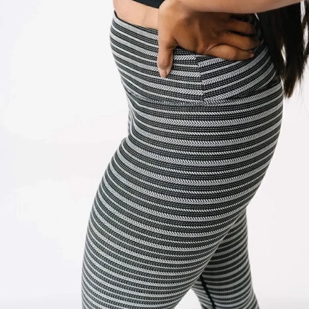 Zyia Active Black White Aztec Adrenaline 7/8 legging